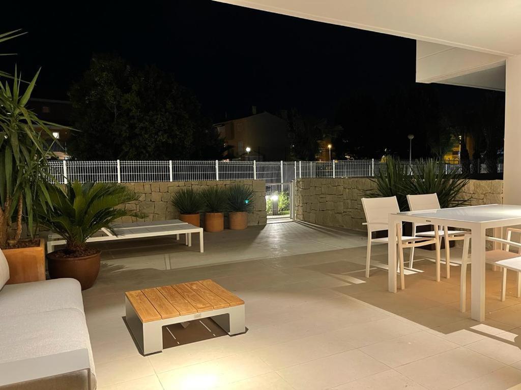 Prime Spanish Holidays - Marina Bay Apartment Jávea Екстериор снимка